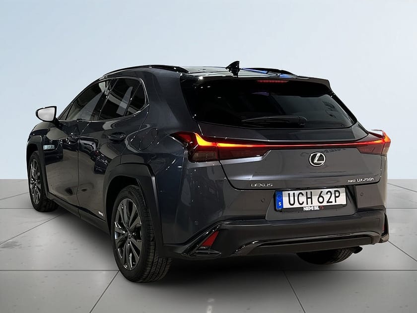 Bild 5 av Lexus UX 250h E-Four CVT F Sport Mvärm Kamera GPS CarPlay SoV