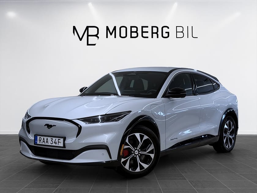 Bild 1 av Ford Mustang Mach-E Standard Range AWD 269hk Helg på Moberg! B-Kamera