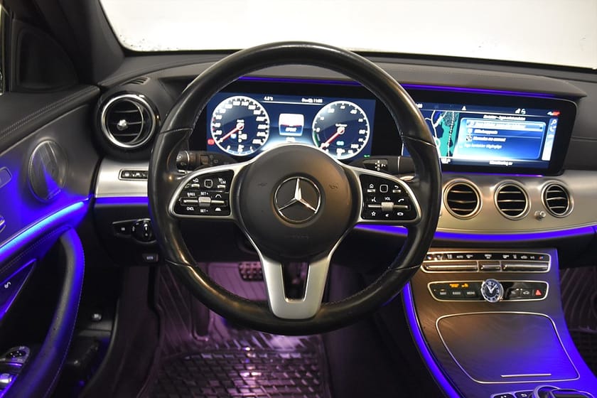 Bild 2 av Mercedes-Benz E 300 de T PLUG-IN AMG Pano Widescreen Burmester 306hk