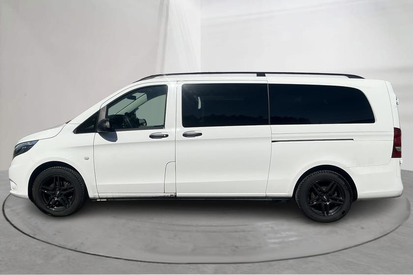 Bild 2 av Mercedes-Benz Vito Tourer 116 CDI 4x4 3.2t 4MATIC W640 (163hk) 9-sits