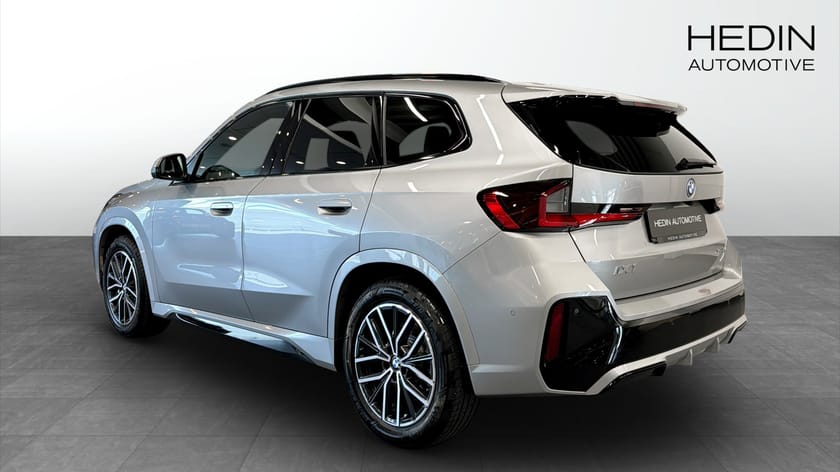 Bild 2 av BMW iX1 xDrive30 xDrive 30 M Sport H/K HUD Elstolar m minne DAP
