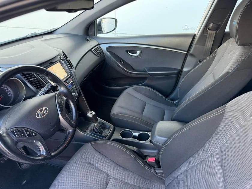 Bild 4 av Hyundai i30 30 1.6 GDi 135hk Go Plus Navi Backkamera Drag