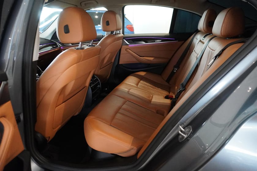 Bild 5 av BMW 530e iPerformance Sedan Luxury Innovation 360° Kamera Läder HUD
