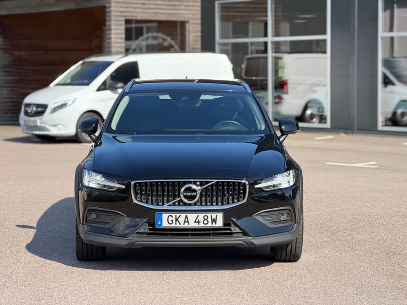 Bild 3 av Volvo V60 Cross Country D4 AWD Momentum Rattvärme Drag Värmare CarPlay