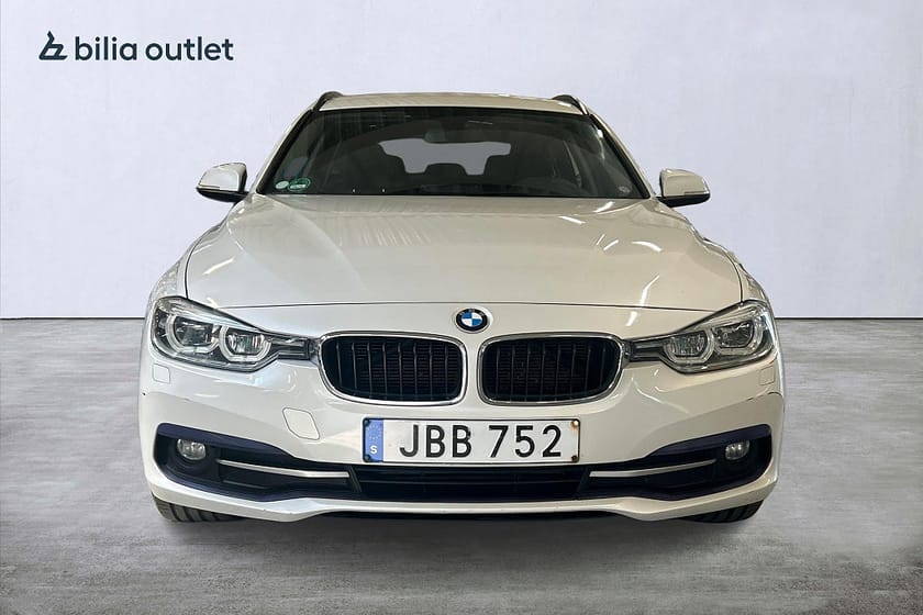 Bild 3 av BMW 320d xDrive Touring aut Sport line 190hk Drag P-sensor