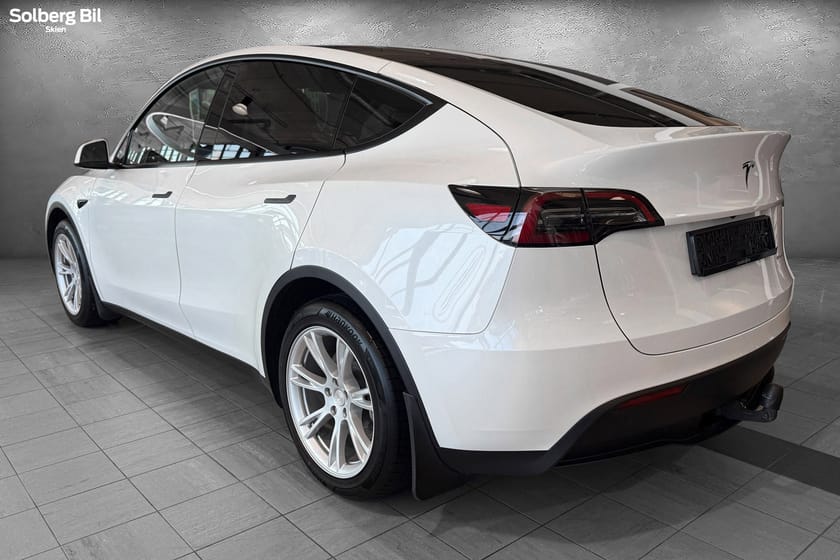 Bilde 5 av Tesla Model Y Long Range AWD HENGER.F/ LR AWD/ PANO/ 2-SETT.HJUL