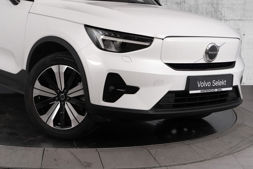 Bilde 2 av Volvo XC40 Recharge Twin Plus 408 hk. Varmepumpe/VOC/Krok/Induktiv lader