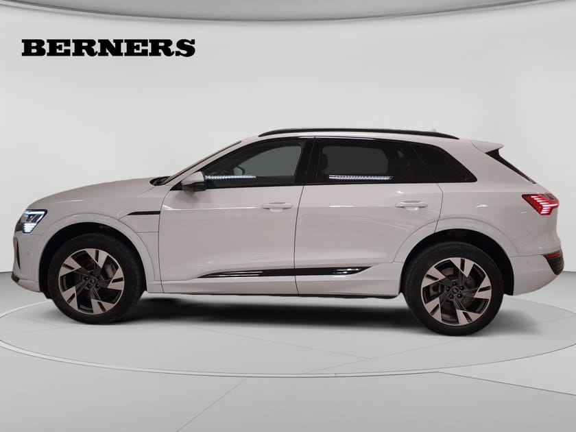 Bild 2 av Audi Q8 55 e-tron quattro / 20TUM / Drag / Matrix / Svart