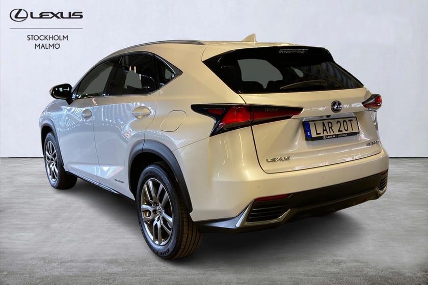 Bild 2 av Lexus NX 300h AWD Taklucka Skinn Backkamera Elstolar