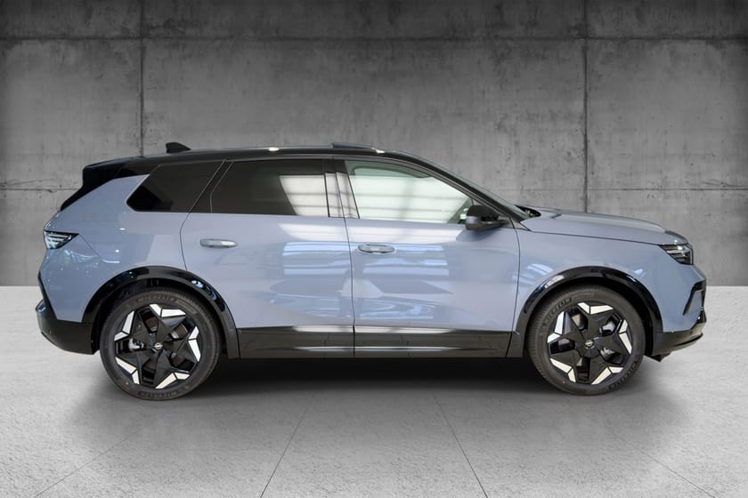 Bilde 2 av Opel Grandland Electric AWD AWD/325HK/484KM/HUD/MATRIX/VARMEPUMPE/360*KAMERA/KROK