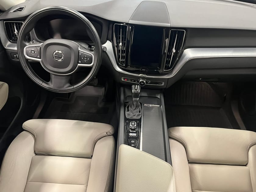 Bild 5 av Volvo XC60 D4 AWD Mom Adv*SKINN/DRAG/NAV/KAMERA/S&V-hjul*