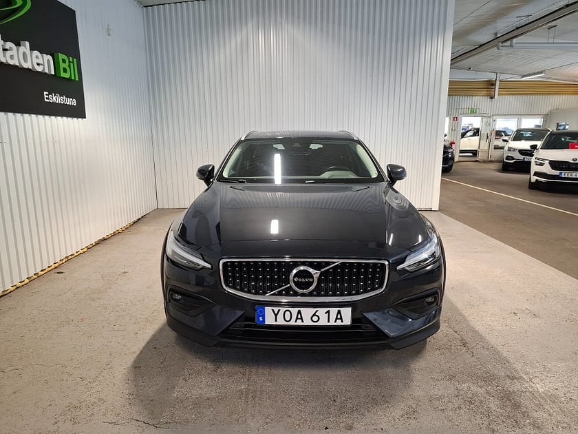 Bild 2 av Volvo V60 Cross Country D4 AWD Geartronic Adv SE II Drag Värmare GPS Keyless