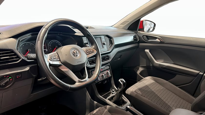 Bild 2 av Volkswagen T-Cross TSI 95hk Vinterpaket/Multi-ratt