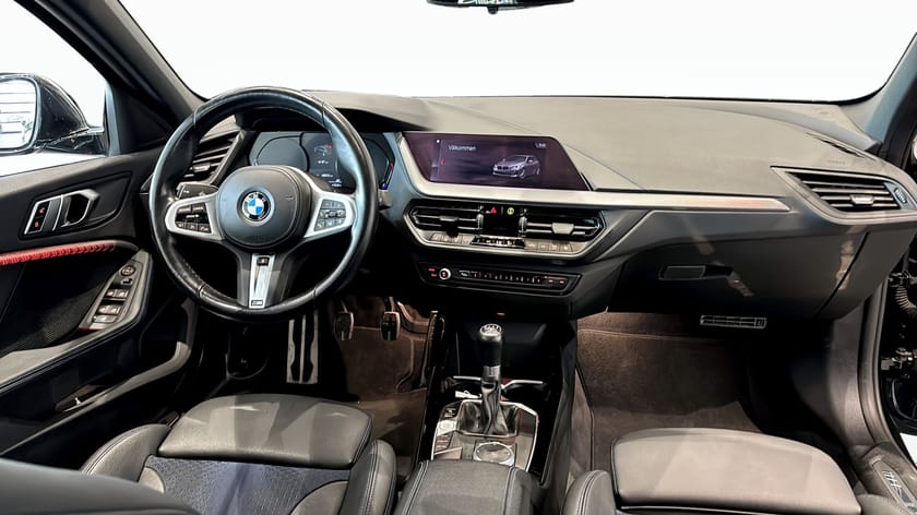 Bild 4 av BMW 118i M Sportpaket,rattvärme,sportstolar,farthållare