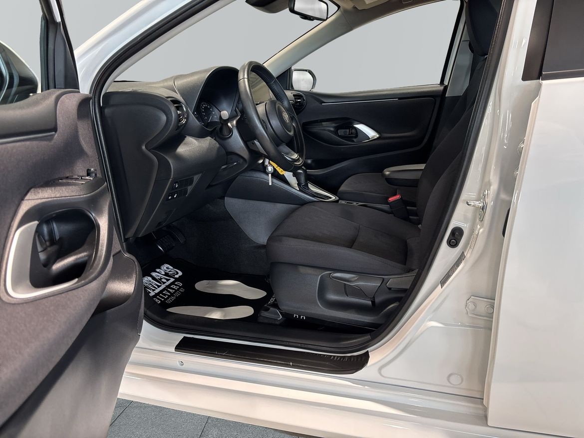 12 / 23