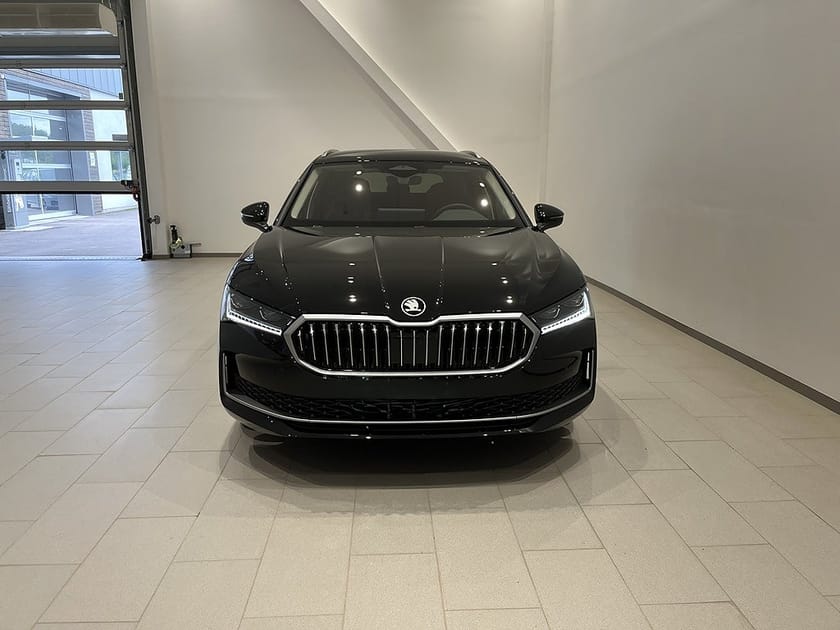 Bild 2 av Škoda Superb iV Kombi Skoda COMBI L&K 1,5 TSI 204 HK 6 VXL DSG