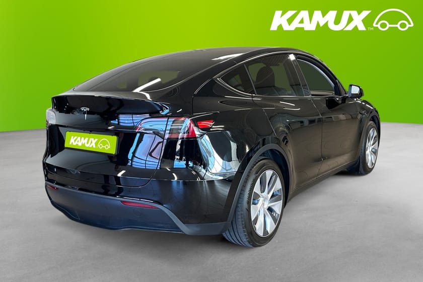 Bild 4 av Tesla Model Y Standard Range RWD Pano Skinn 360° Avt. Dragkrok