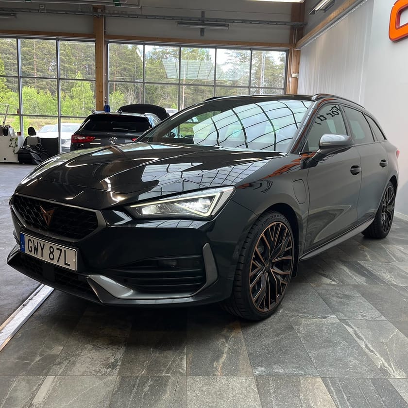 Bild 5 av CUPRA Leon Sportstourer e-Hybrid 245HK Carplay B-kamera Navi Drag