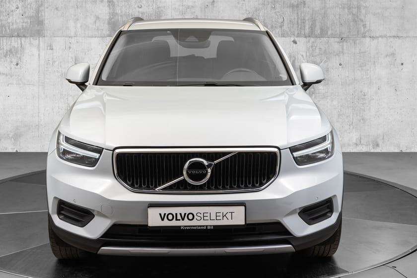 Bilde 4 av Volvo XC40 T4 Momentum Hengerfeste/Cruise/Delskinn