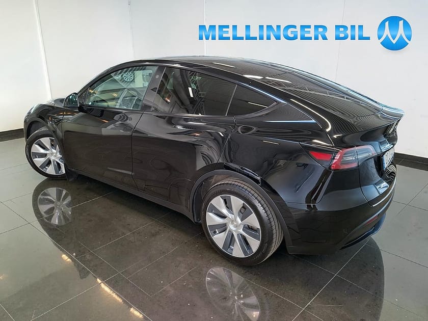 Bild 4 av Tesla Model Y Standard Range RWD Panorama|Läder