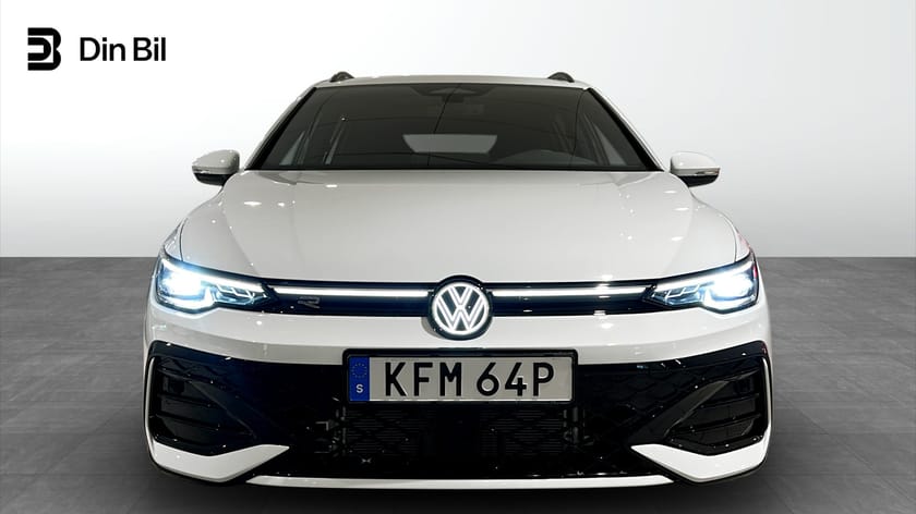 Bild 4 av Volkswagen Golf Sportscombi TSI204 DSG  4M Edition/Värmare/Drag