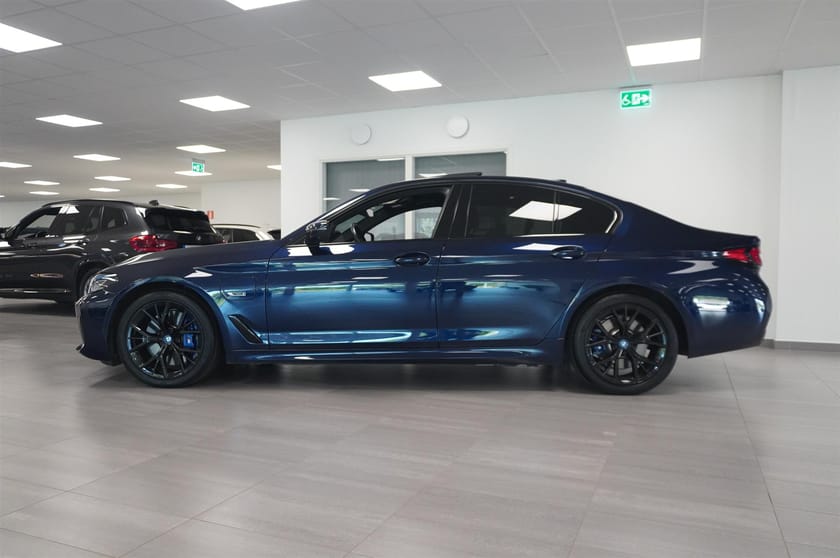 Bild 5 av BMW 545e xDrive Sedan M-Sport Innov Taklucka DAP Laser Komfort