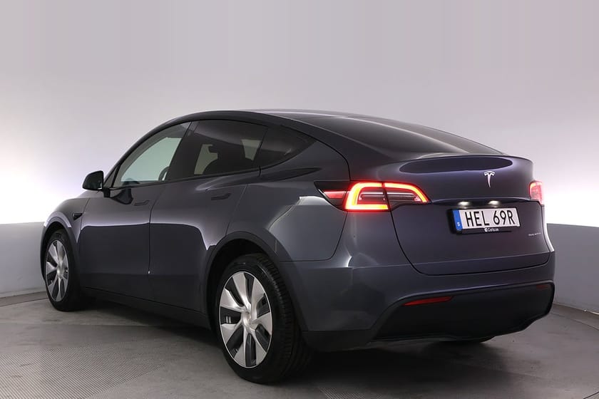 Bild 4 av Tesla Model Y Long Range AWD Autopilot Panorama