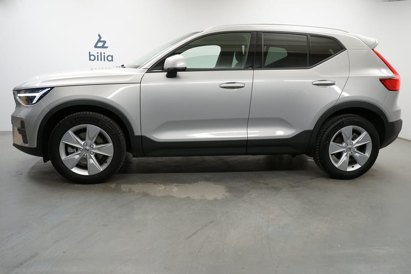Bild 2 av Volvo XC40 B4 FWD Bensin Core SE II, Baklucka elmanövrerad, Navigation