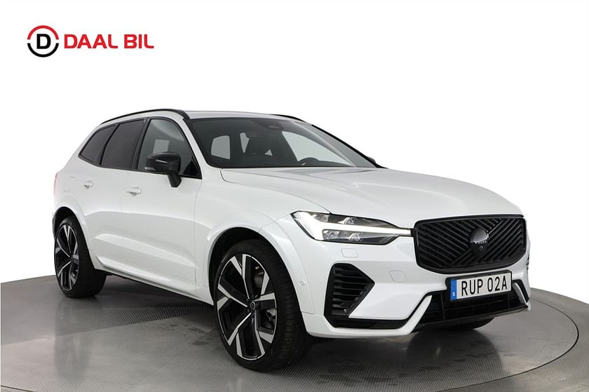 Bild 3 av Volvo XC60 RECHARGE T6 AWD 350HK BLACK EDT PLUS H/K® PANO 360-KAM