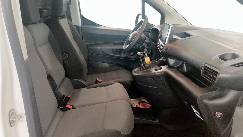 Bild 3 av Toyota ProAce City 1.5D 102HK PDC 3-SITS CARPLAY