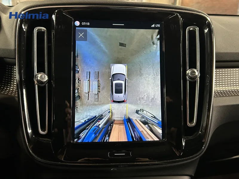 Bild 9 av 11 – Volvo XC40 Recharge P8 AWD Pure Electric Standard