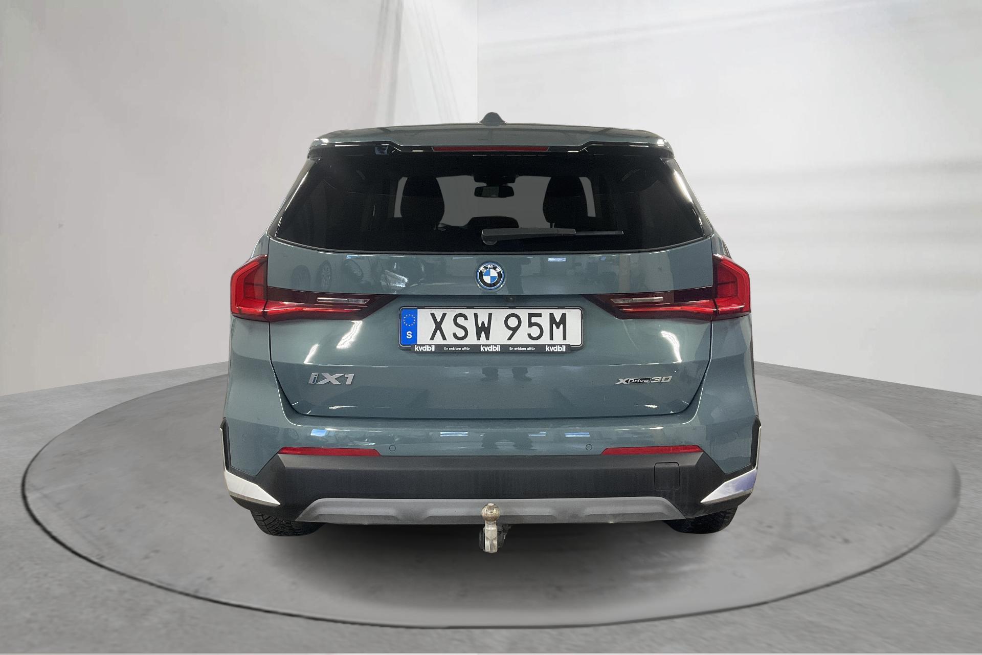BMW X1 iX1 xDrive30 2024, photo 6/10
