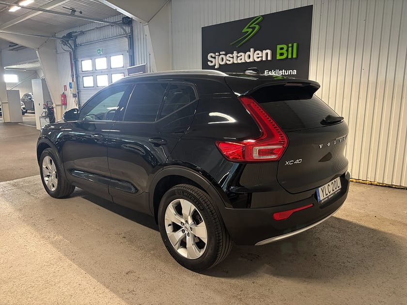 Bild 3 av Volvo XC40 T2 Momentum Värmare/Parksensorer bak/Bluetooth
