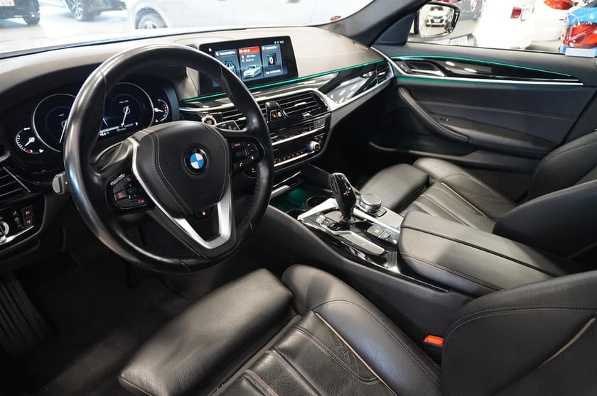 Bild 2 av BMW 520d xDrive Touring Sportline Drag HiFi Rattvärme Navi