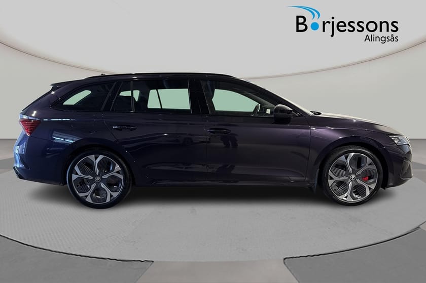 Bild 2 av Škoda Octavia Kombi RS 2,0 TSI 265 Hk 7 vxl DSG Drag värmare