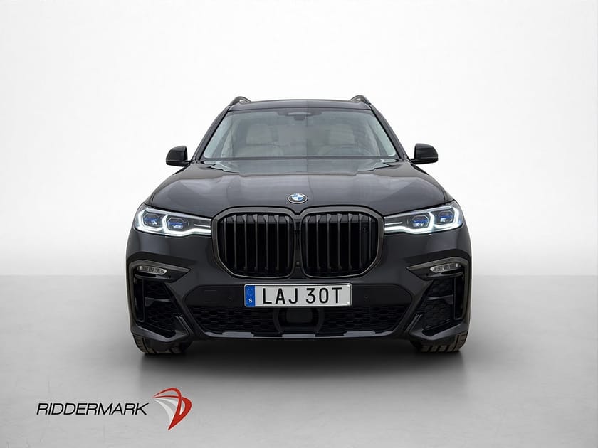 Bild 2 av BMW X7 M50i xDrive 7-Sits Executive B&W Sky-Lounge Massage
