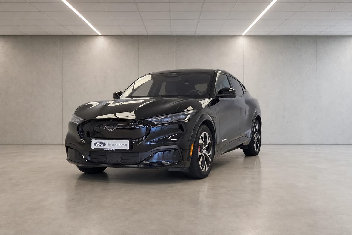 Ford Mustang Mach-E Standard Range AWD 2023