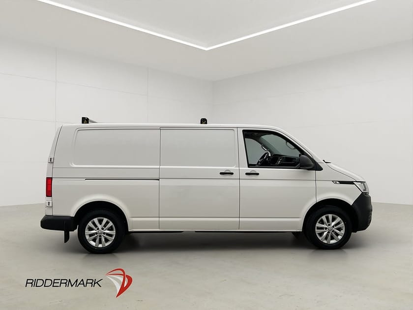 Bild 2 av Volkswagen Transporter L2 Värm Drag B-Kam V-Inr CARPLAY Moms