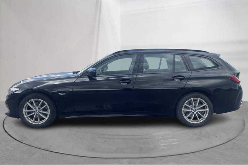 Bild 2 av BMW 330e xDrive Touring