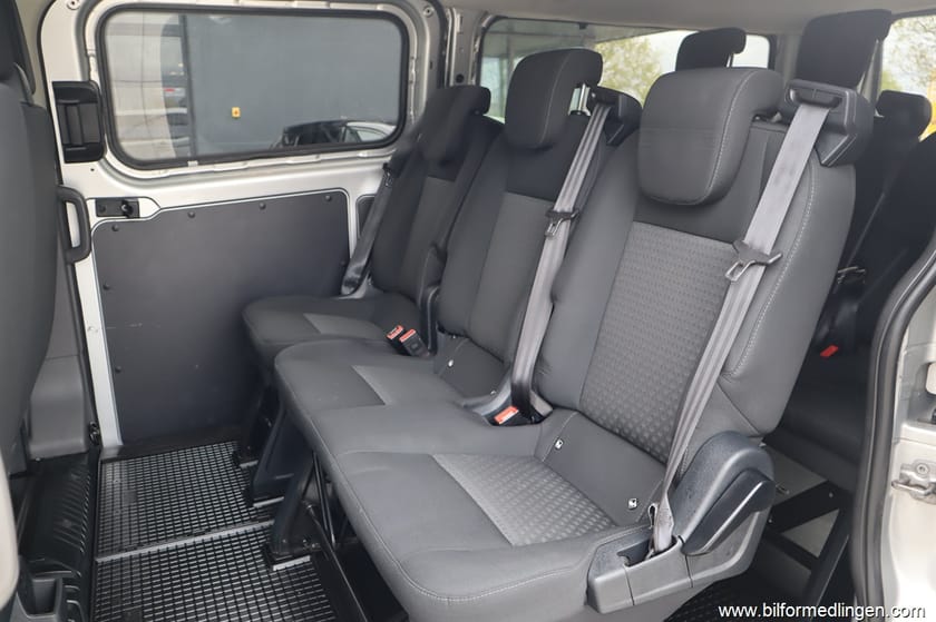 Bild 5 av Ford Transit Custom 320 Kombi 2.0 TDCi L2H1 130hk Dragkrok Backkamera 9 sits