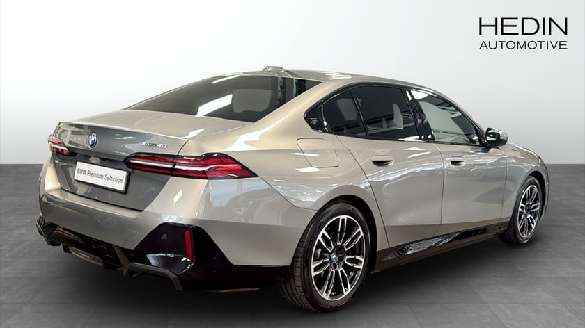 Bild 2 av BMW i5 xDrive40 Sedan M Sport Komfortstol Innovation Travel Drag