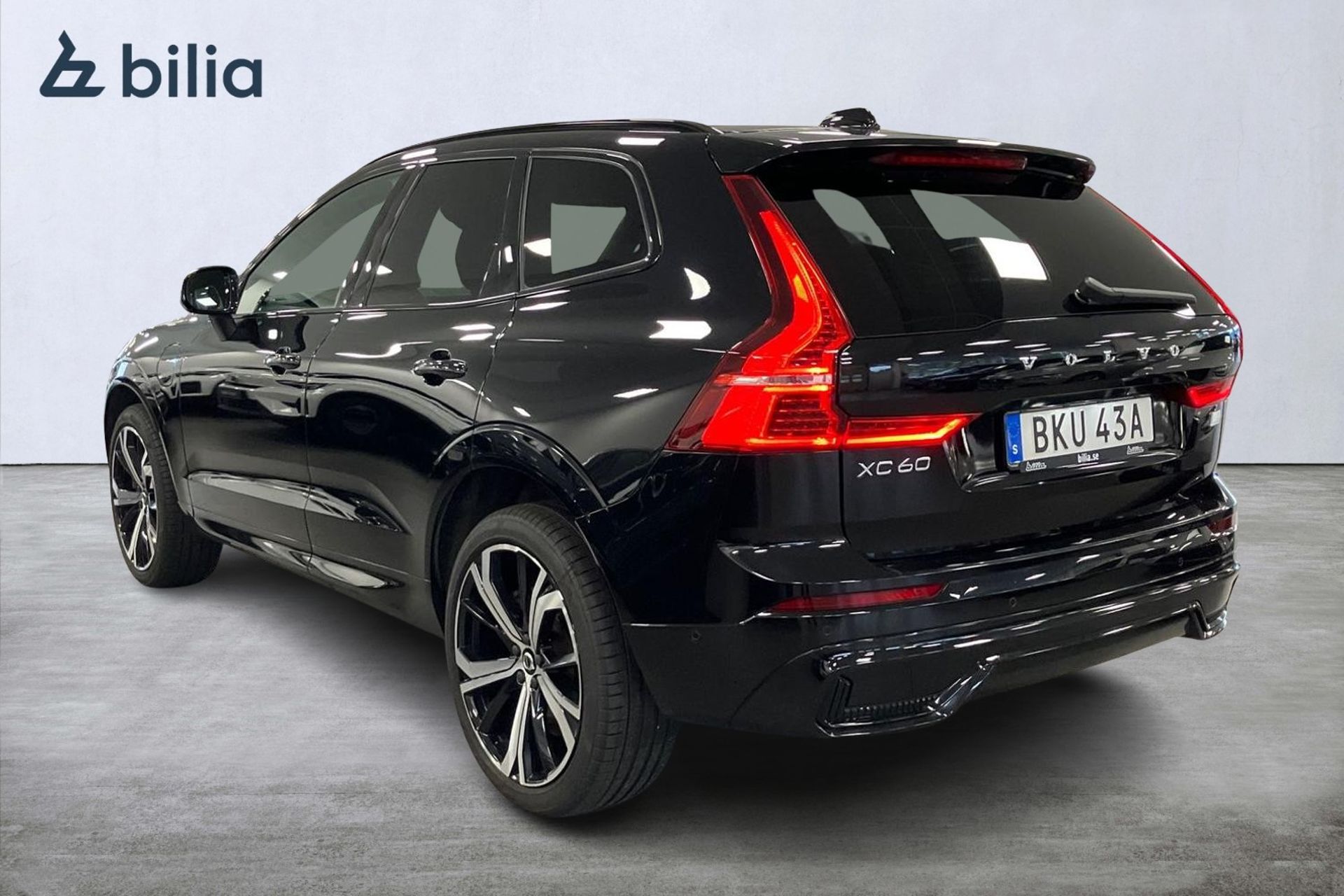 Volvo XC60 Recharge T8 R-Design 2022, bild 2/10