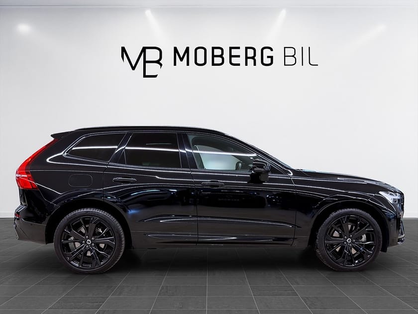 Bild 3 av Volvo XC60 Recharge T6 Black Edition H/K 360 Pano Drag Värmare