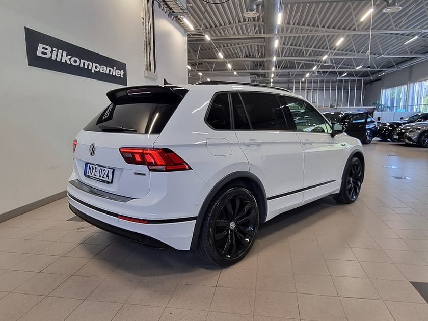Bild 4 av Volkswagen Tiguan R-Line TSI 190hk 4M Aut Black/Pano/El.stol/Dynaudio