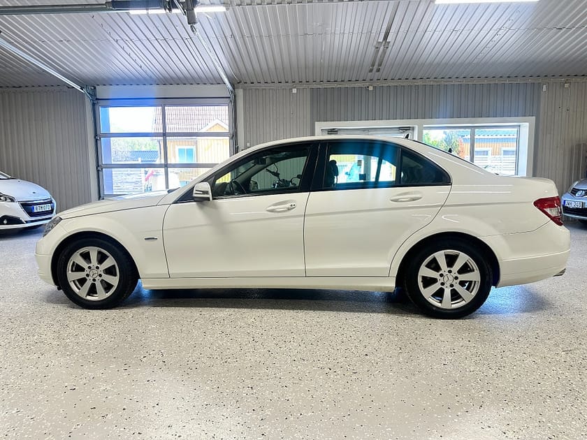 Bild 4 av Mercedes-Benz C 180 CGI BE BlueEFFICIENCY 5G-Tronic Classic Euro5 Nyservad
