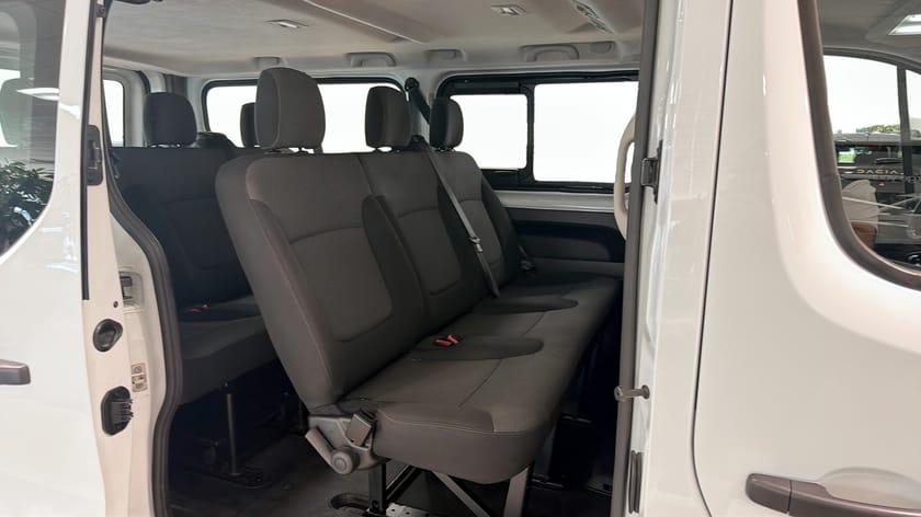 Bild 5 av Renault Trafic Passenger L2 L2H1 *Auto *9-sits *MOMS