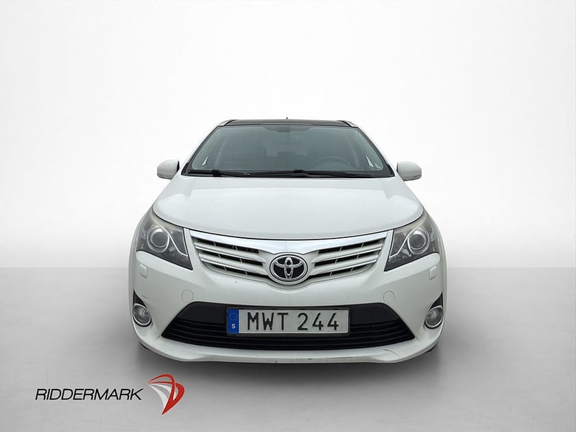 Bild 2 av Toyota Avensis Kombi 1.8 147hk Edition 50 Panorama Kamera Drag