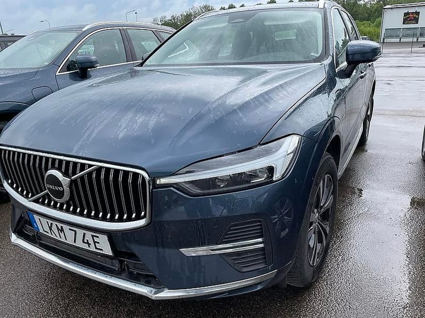 Bild 2 av Volvo XC60 Recharge Core Bright plug in AWD 350HK 4x4 Panorama