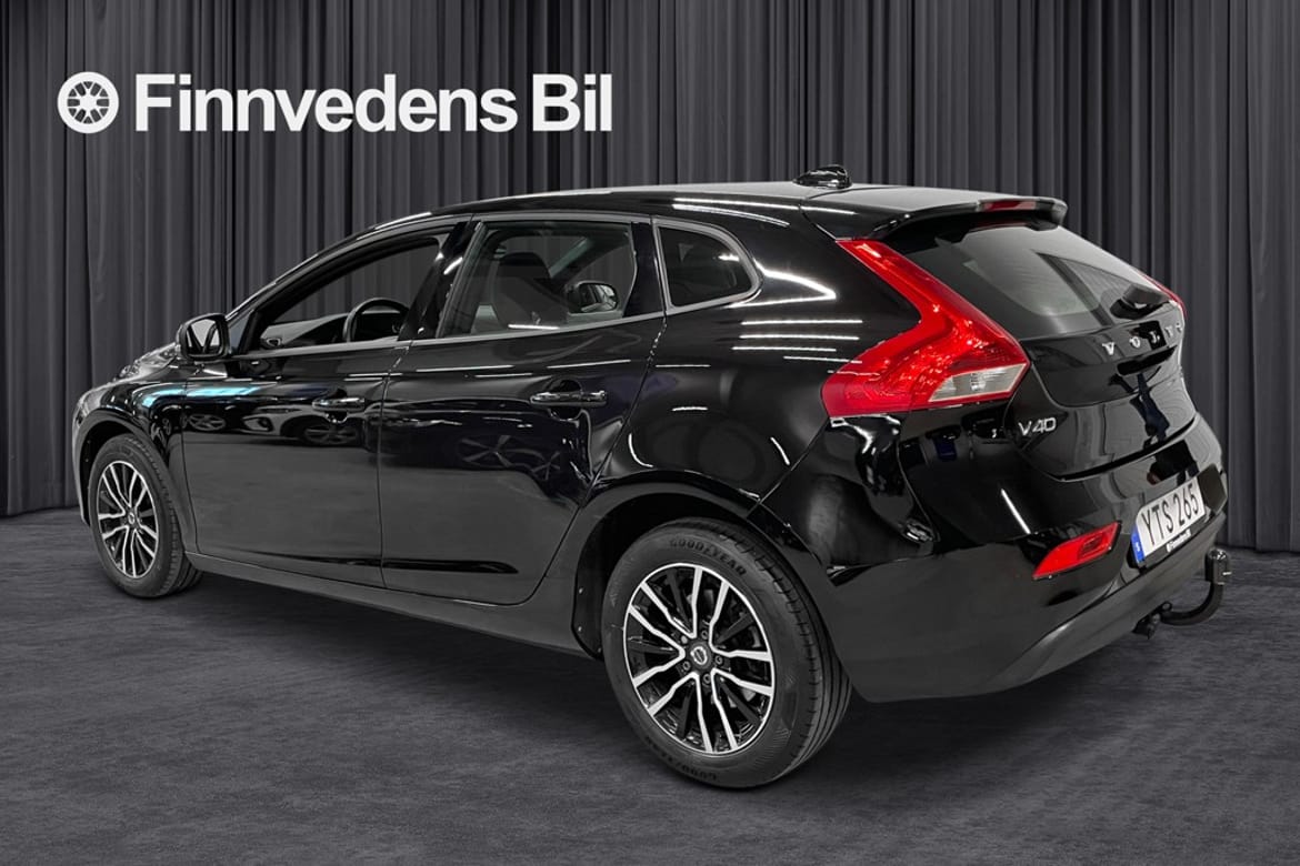 Volvo V40 2018 - miniatyr 2