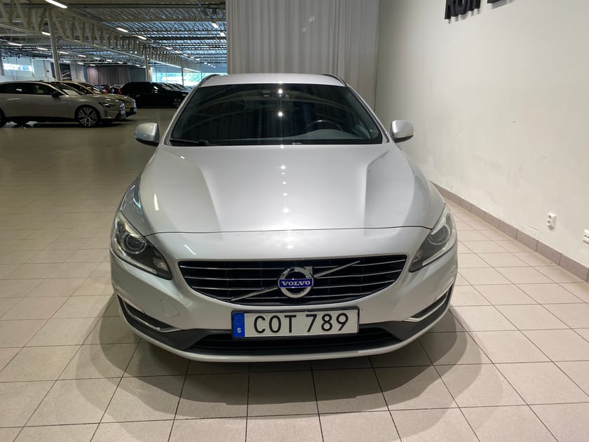 Bild 2 av Volvo V60 D4 AWD Momentum Business E